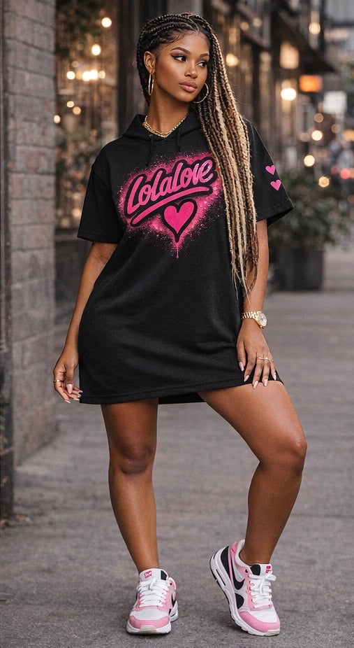 LoLaLove Classic Tee – Signature Script